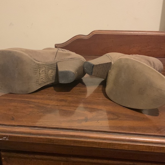 Mia Leather Tan Brown Ankle Tassel Side Zip Bootie - Picture 6 of 7